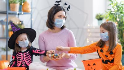 How Your Family Can Have a Spooktacular Halloween in 2020
