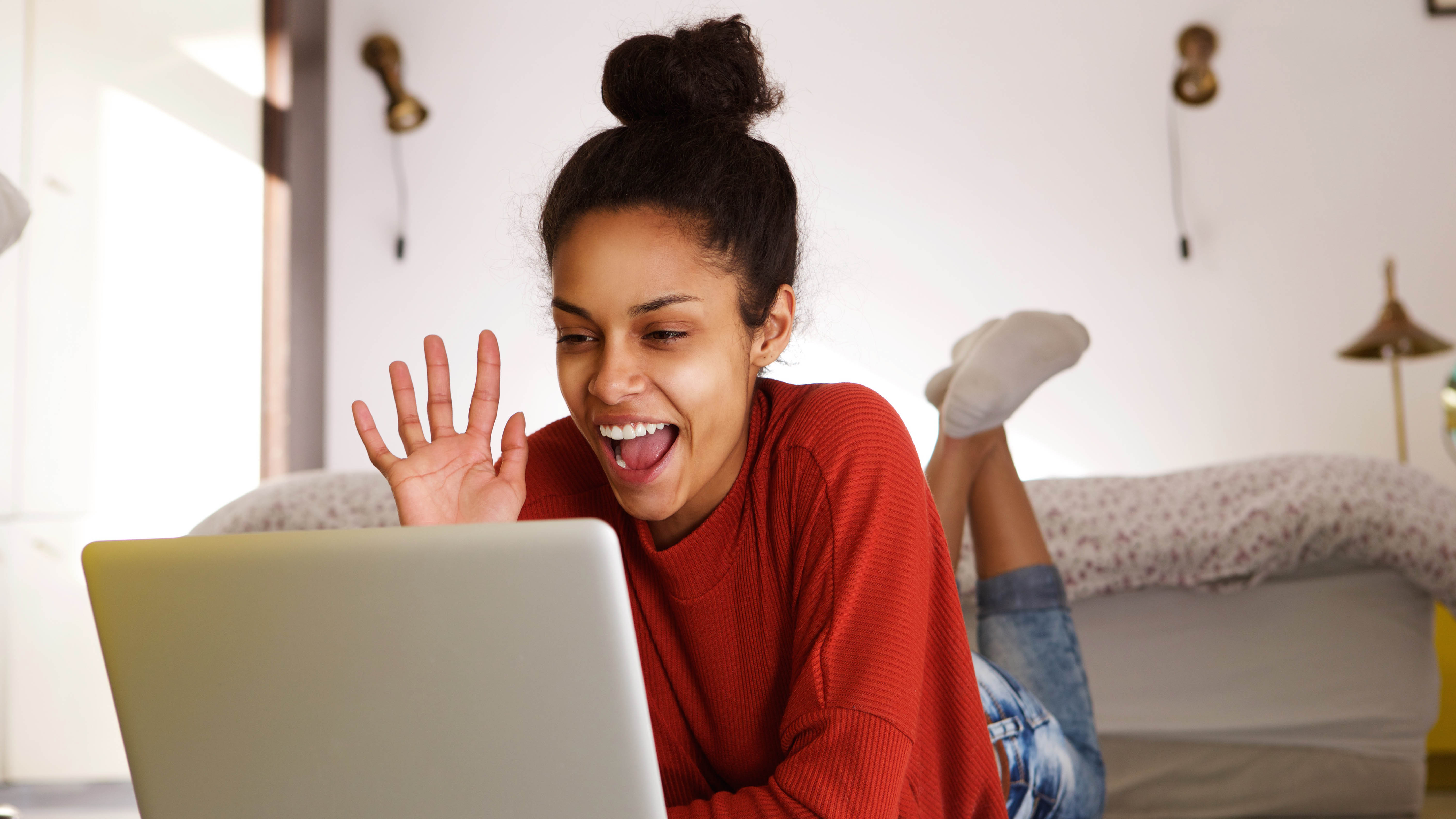 Creative Ways to Stay In Touch with Loved Ones Contactless