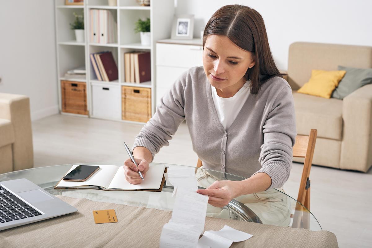 5 Tips To Declutter Your Life For The New Year
